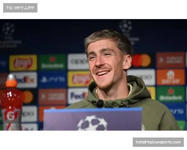 前锋萨勒马克尔斯灵活跑动 创造进攻空间