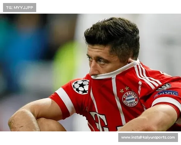 莱万多夫斯基背身做球成功率100% 转型为全队进攻战术支点